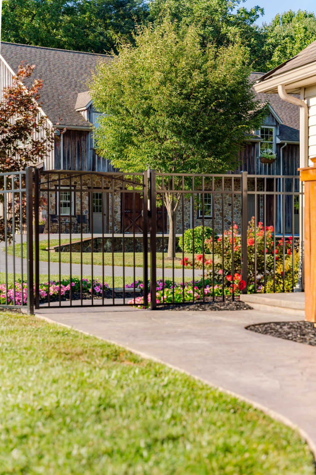 Integreated Fencing Experts in Finely Crafted Fences & Decks - Integrous Fences and Decks