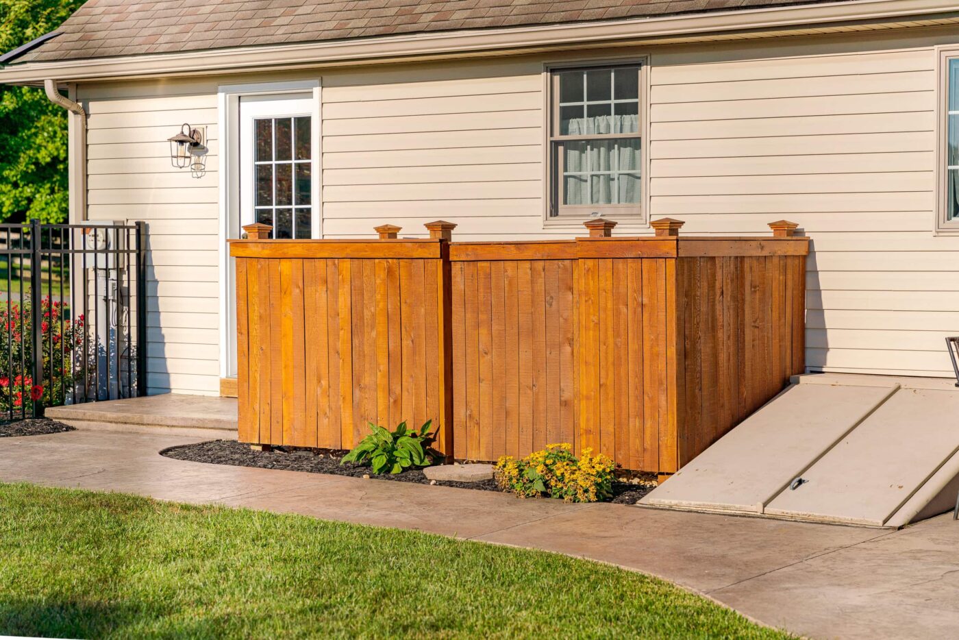 What Types of Fences Meet Pool Code? - Integrous Fences and Decks