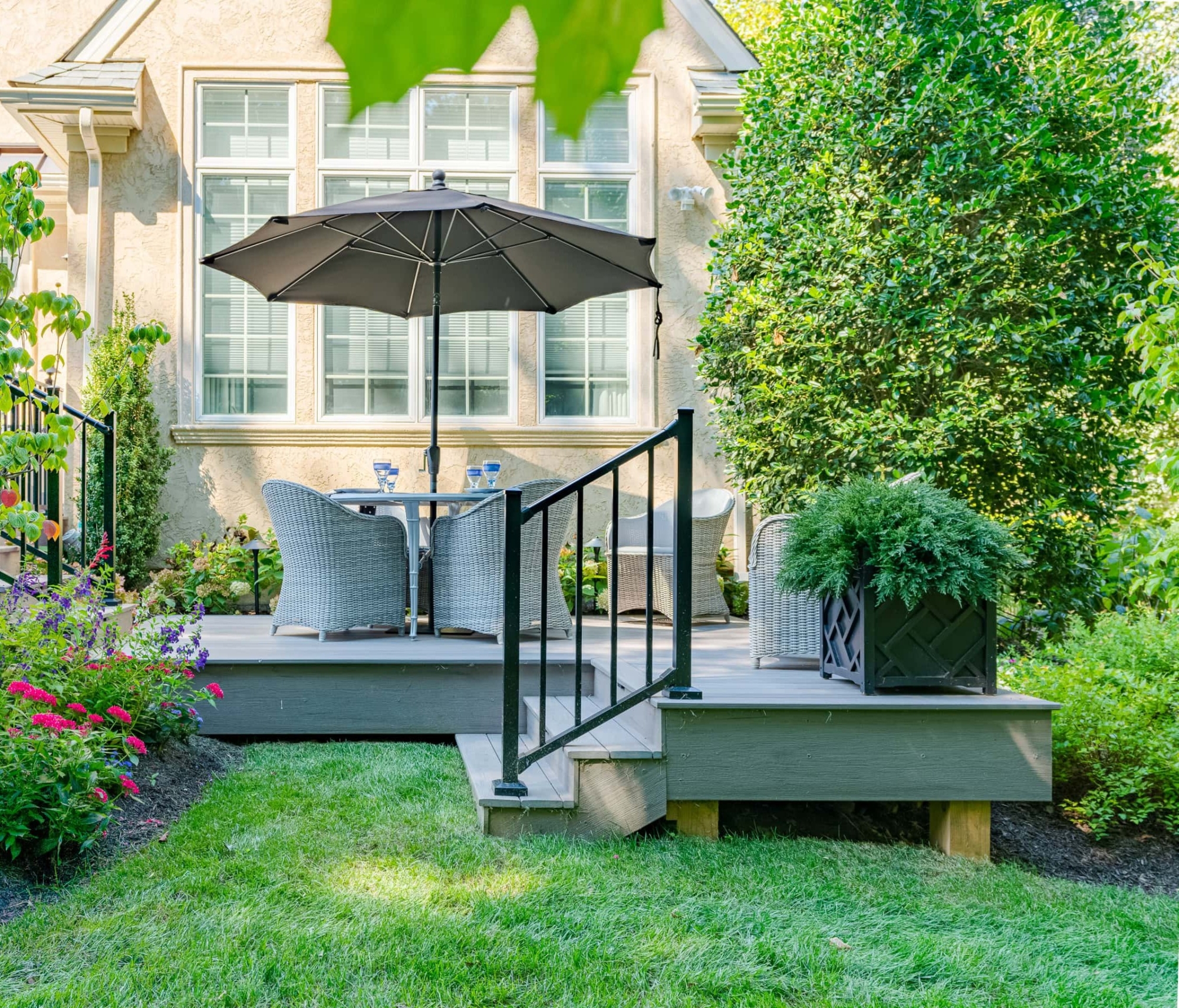 black aluminum railing on deck
