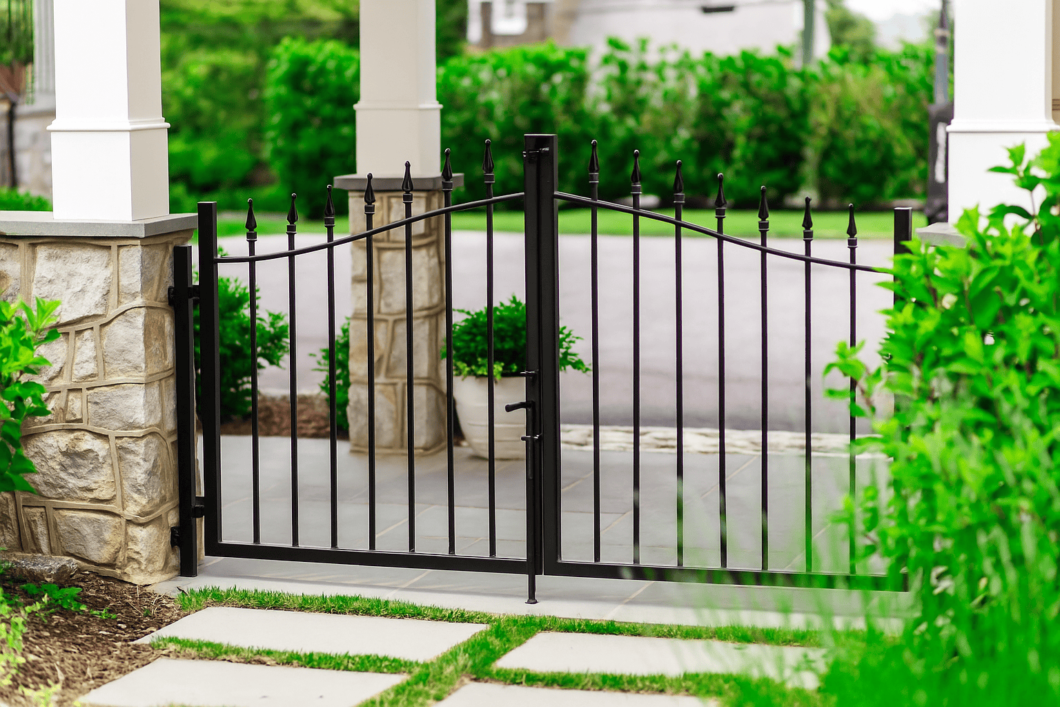 double gate with quad-finial top