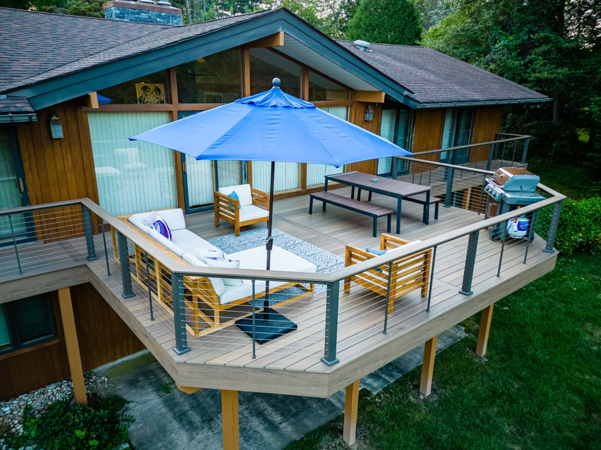composite deck with cable railing