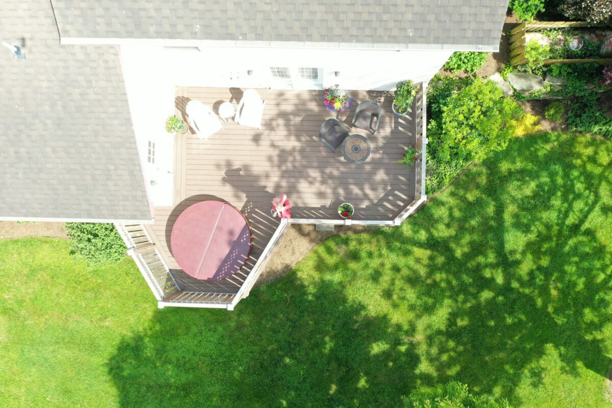 Deck with hot tub and furniture