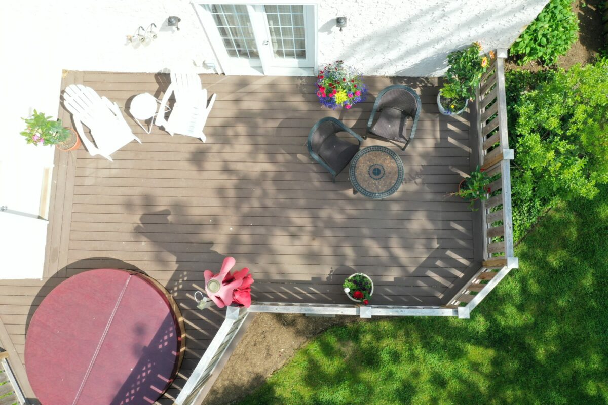 Deck with hot tub and furniture