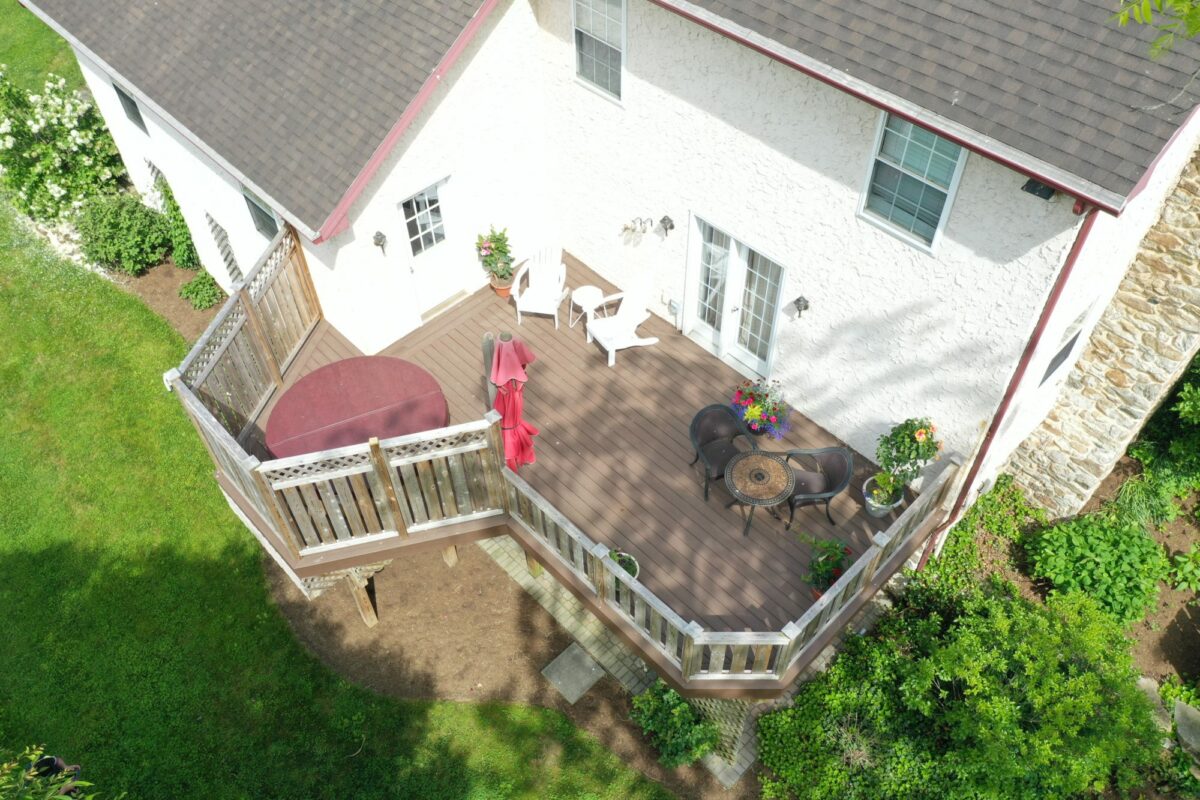 Deck with hot tub and furniture