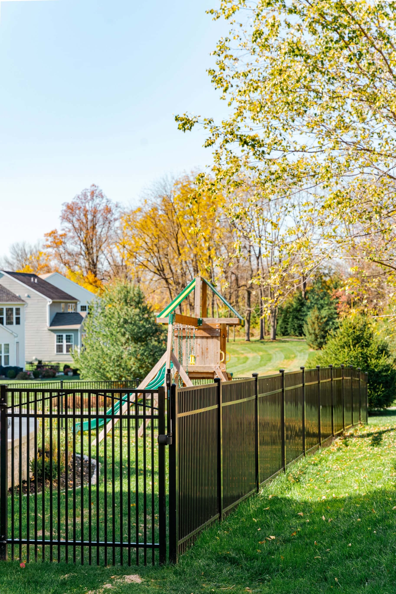 4' metal fence