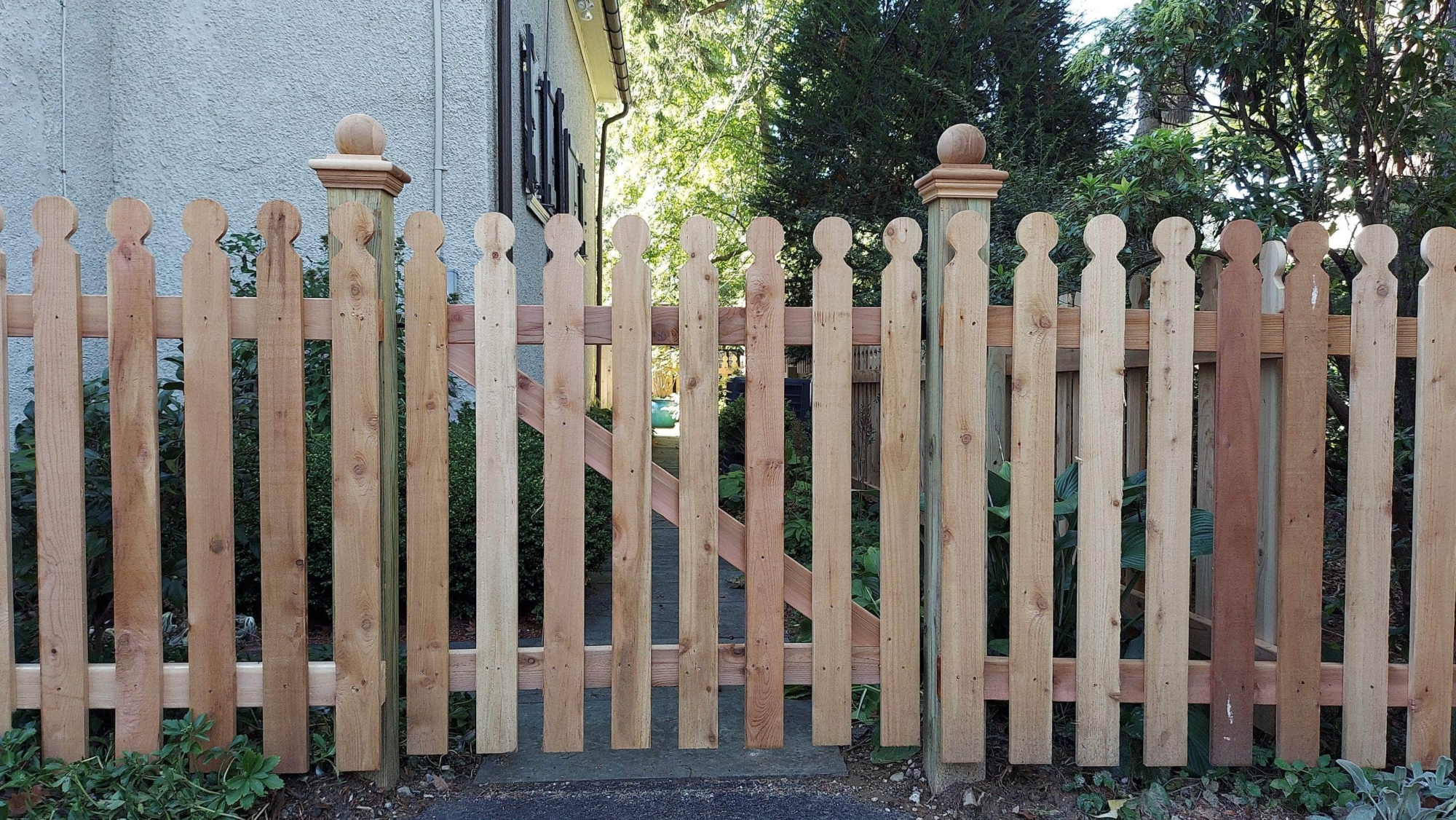 wood picket fence