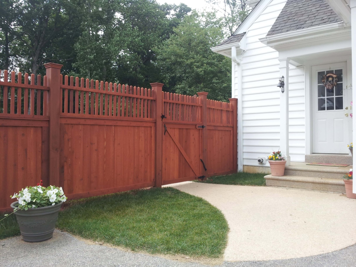 6' tall red cedar spindle top fence