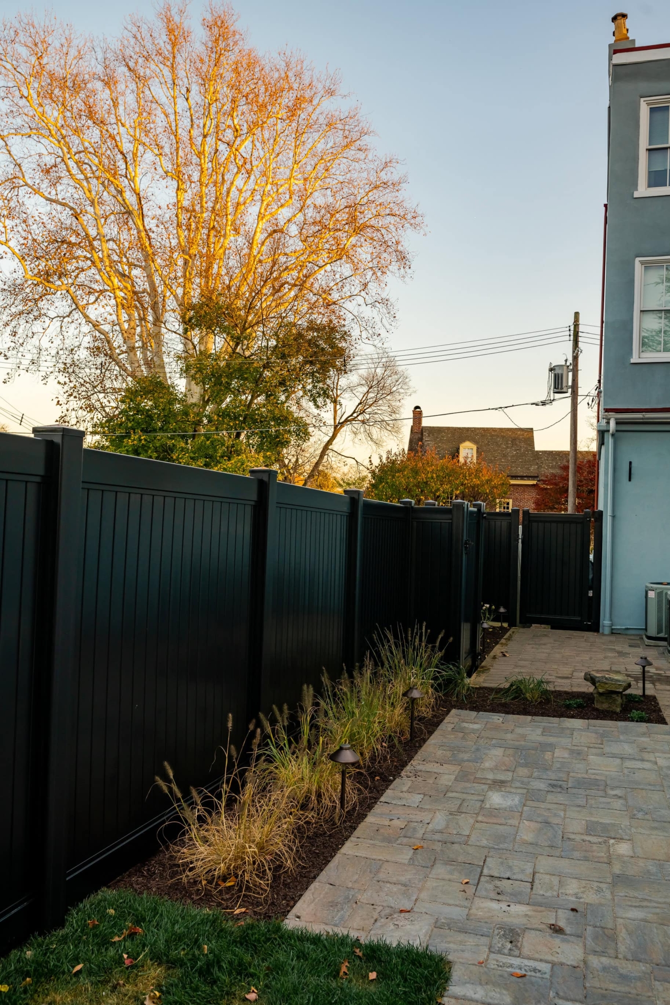 black vinyl privacy fence