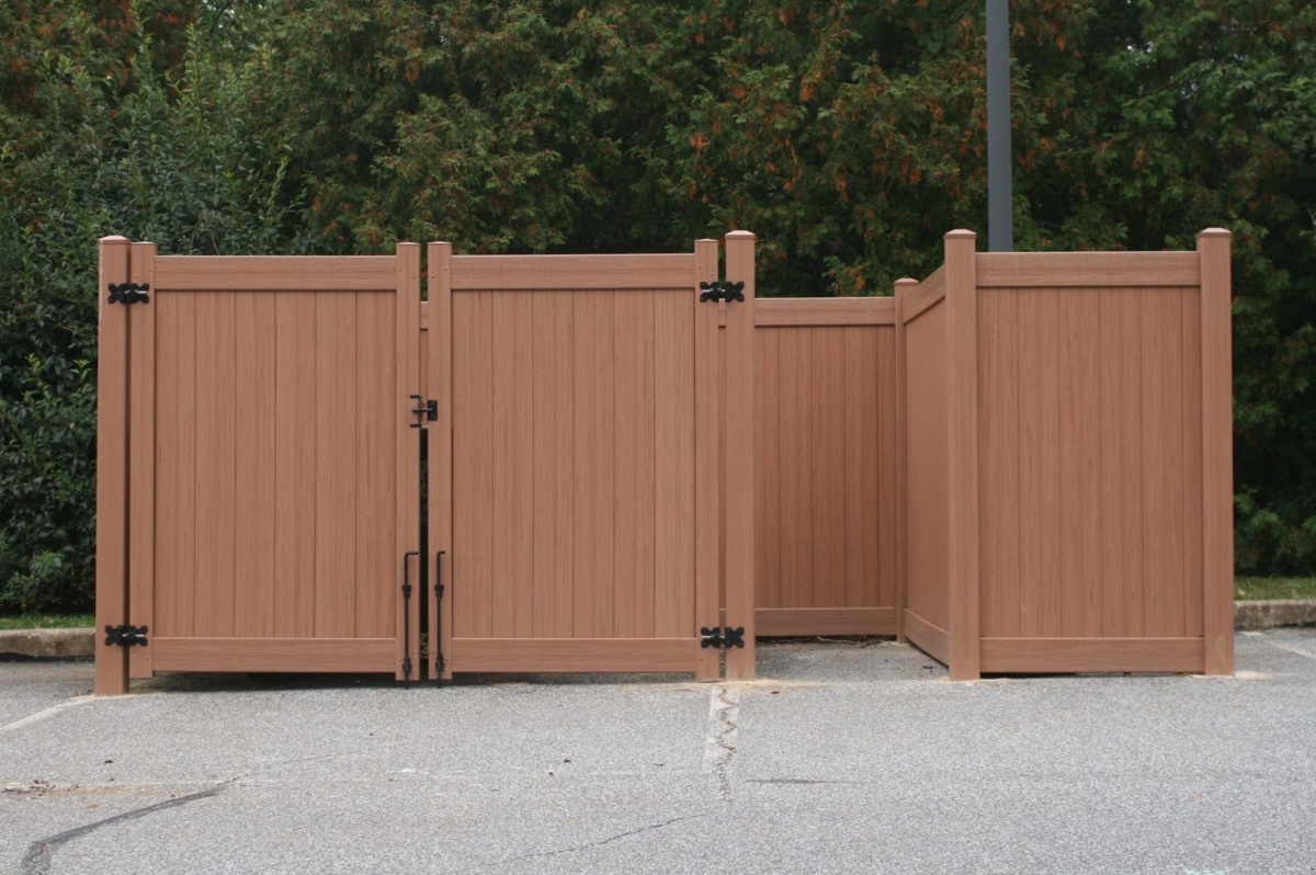 Bufftech Sierra Blend vinyl trash enclosure