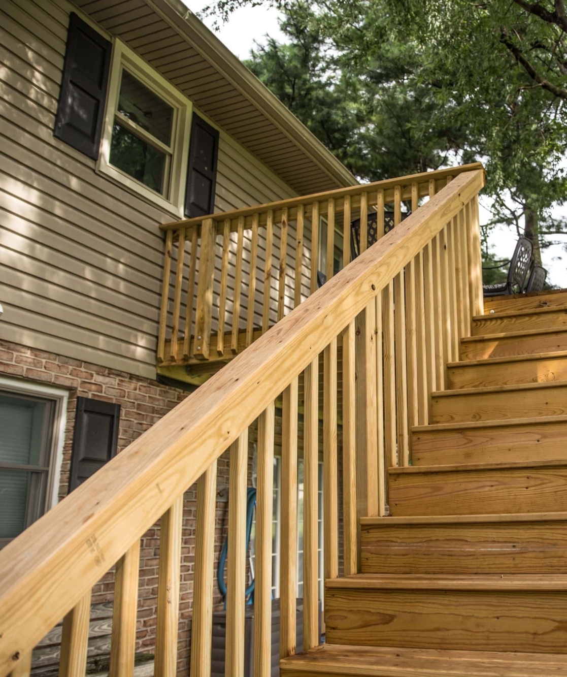 wood railing to deck balcony