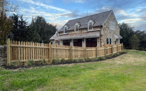 4' tall wood picket fence
