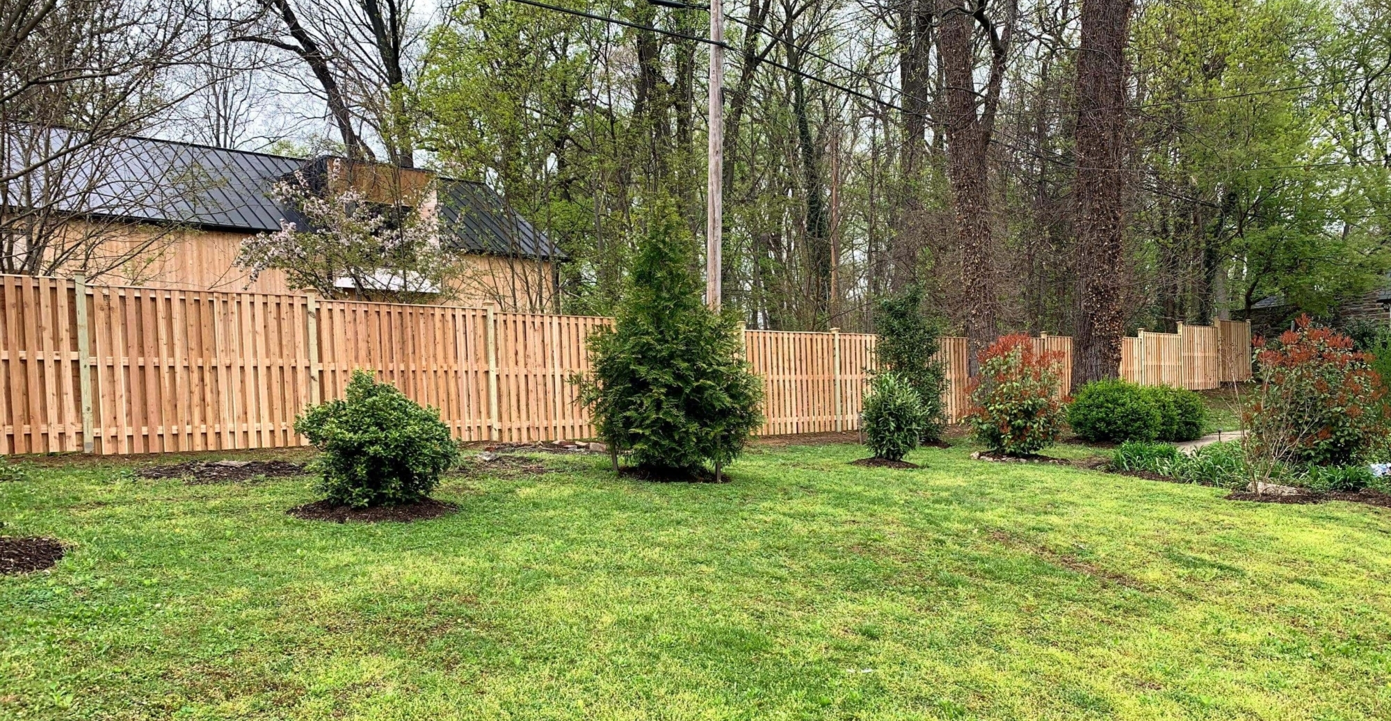 6' tall wood privacy shadowbox fence