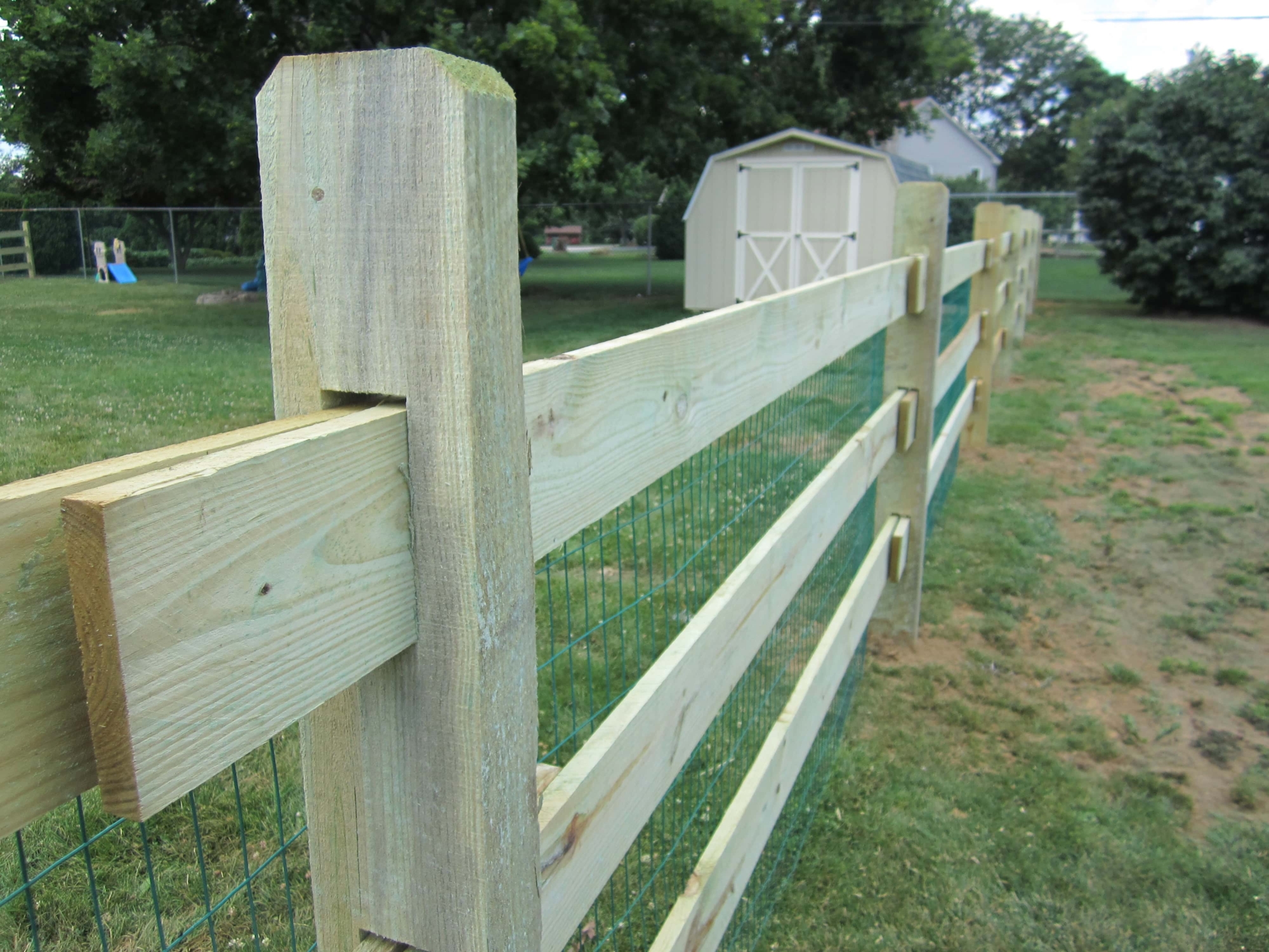 4' yellow pine slip board with wire