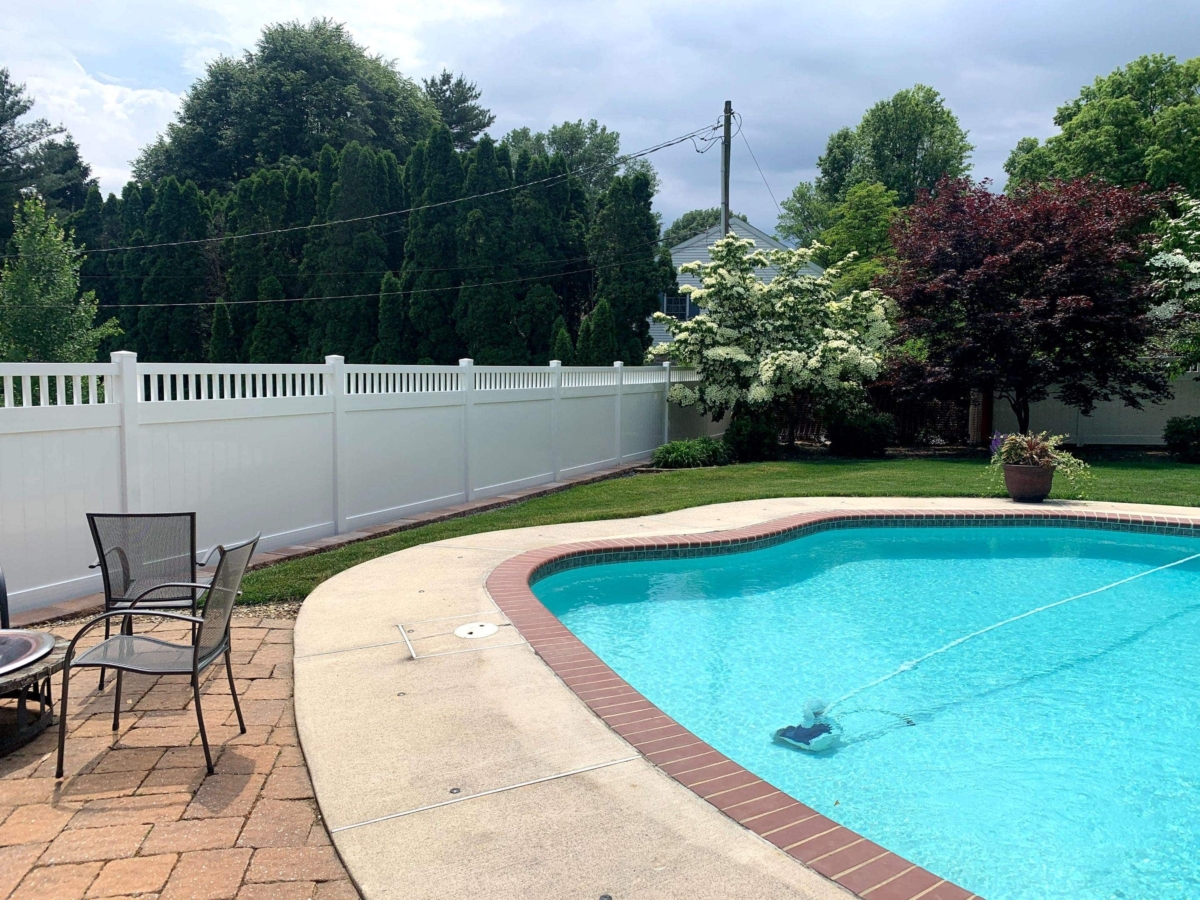 white vinyl pool fence