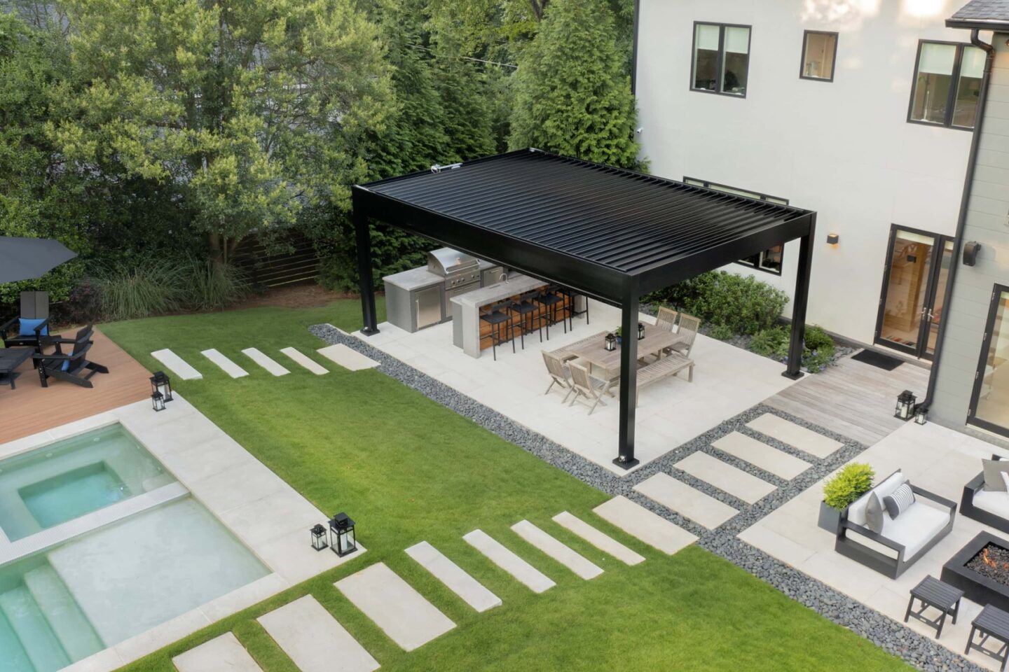 Black Free-standing Louvered Pergola