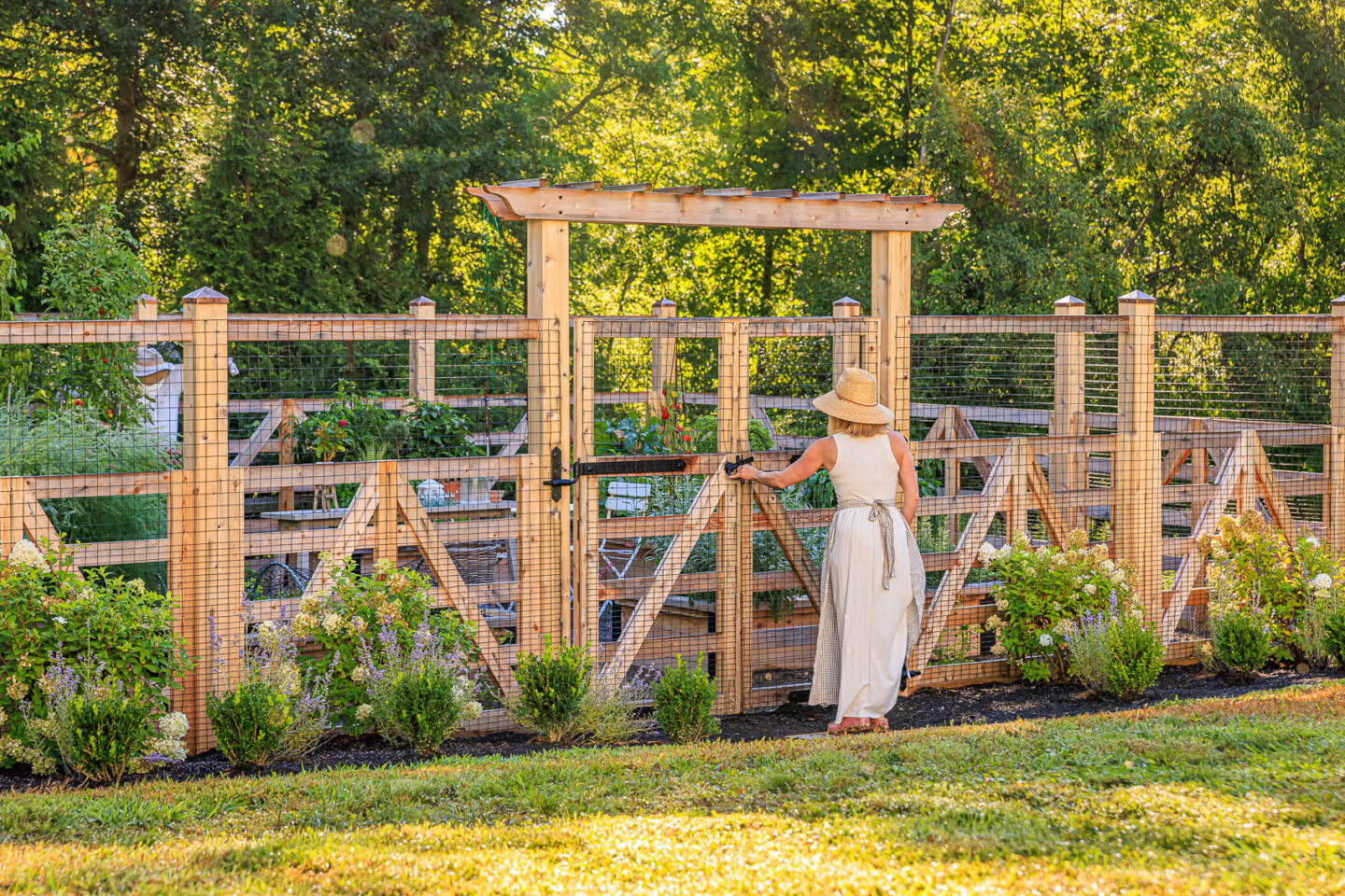 Cedarbrook Lane Garden Fence Enclosure