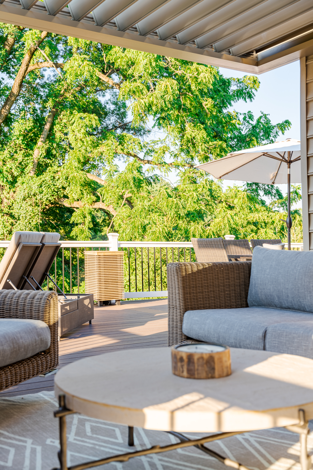 image of a deck displaying expert outdoor living design built by integrous fences and decks
